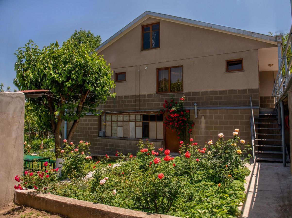 Hayi Tun Guest House Goris Ngoại thất bức ảnh