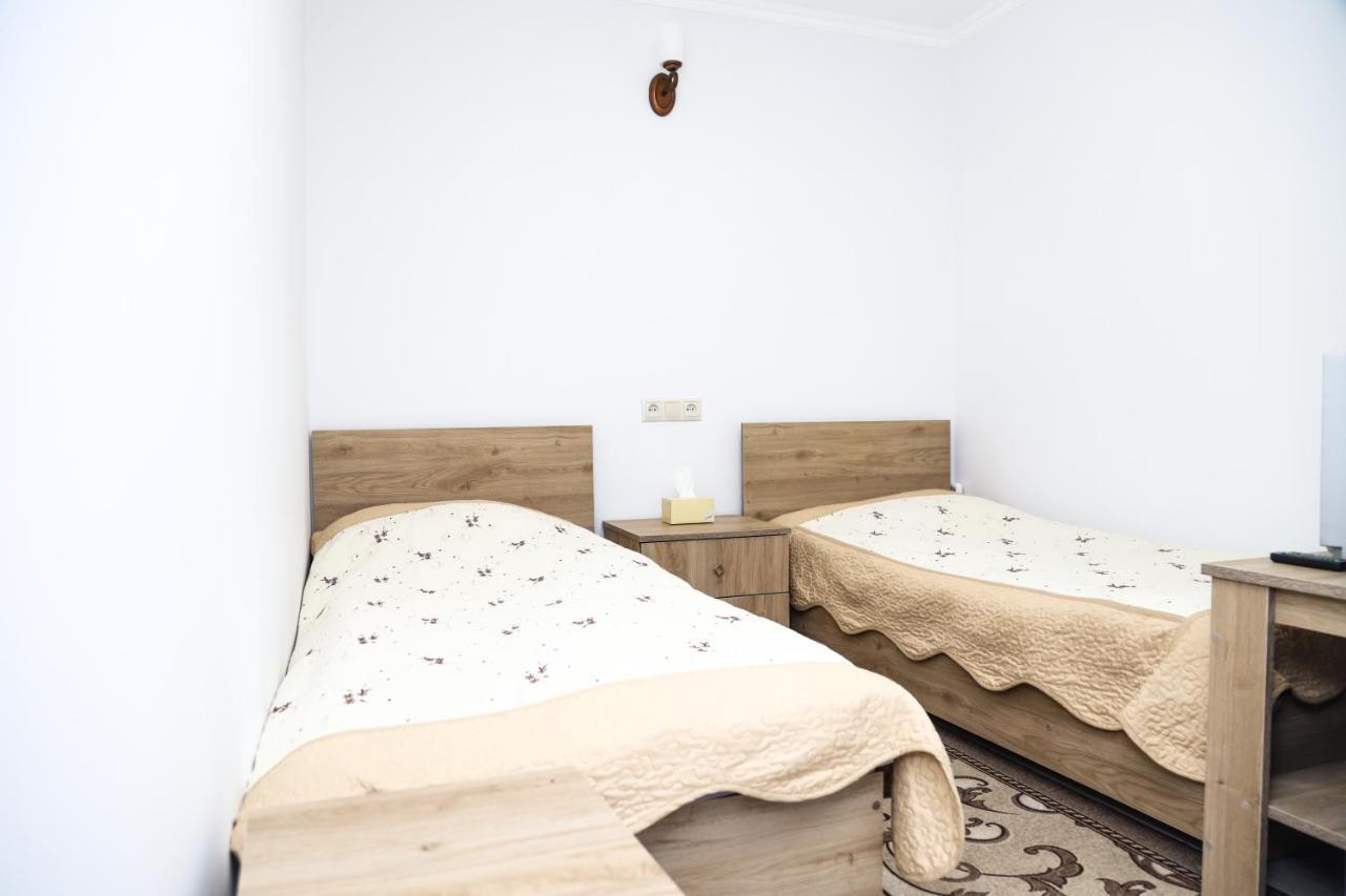 Hayi Tun Guest House Goris Ngoại thất bức ảnh