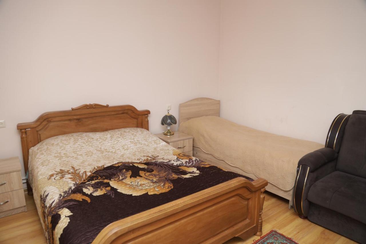 Hayi Tun Guest House Goris Ngoại thất bức ảnh