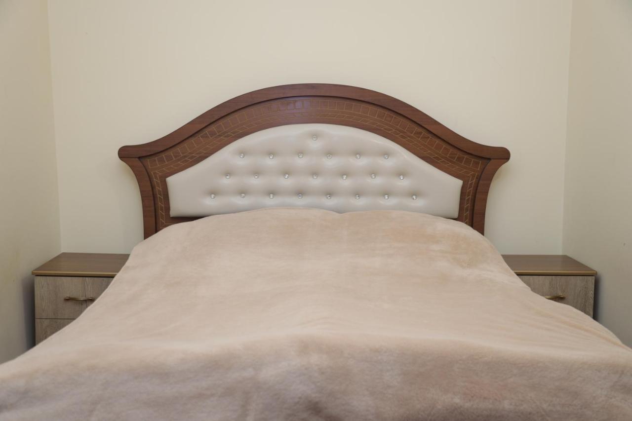 Hayi Tun Guest House Goris Ngoại thất bức ảnh
