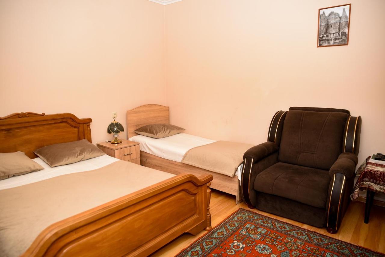 Hayi Tun Guest House Goris Ngoại thất bức ảnh