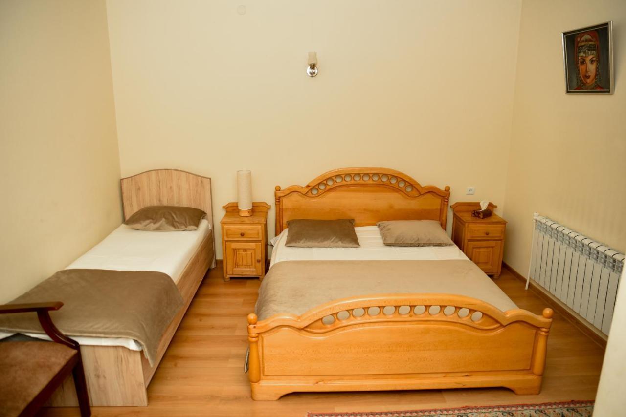 Hayi Tun Guest House Goris Ngoại thất bức ảnh