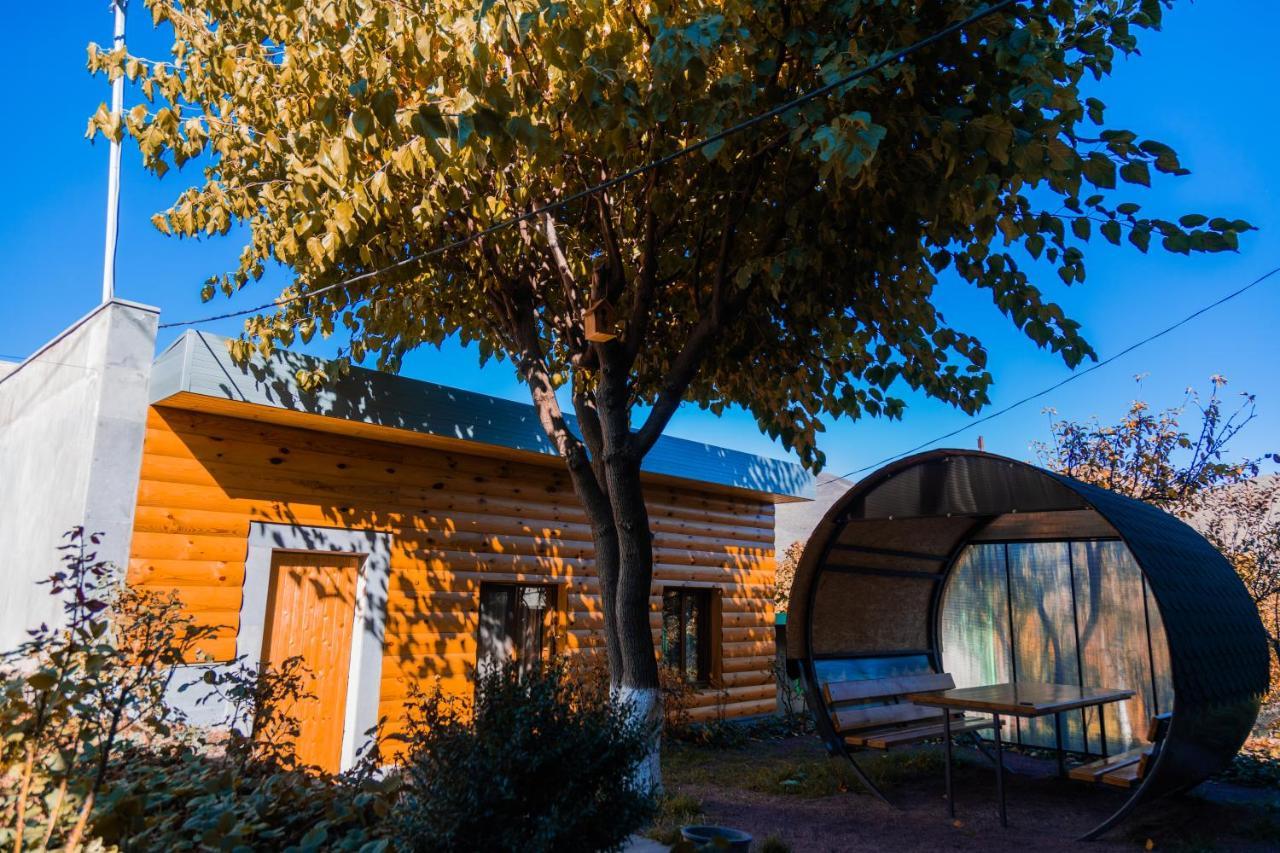 Hayi Tun Guest House Goris Ngoại thất bức ảnh