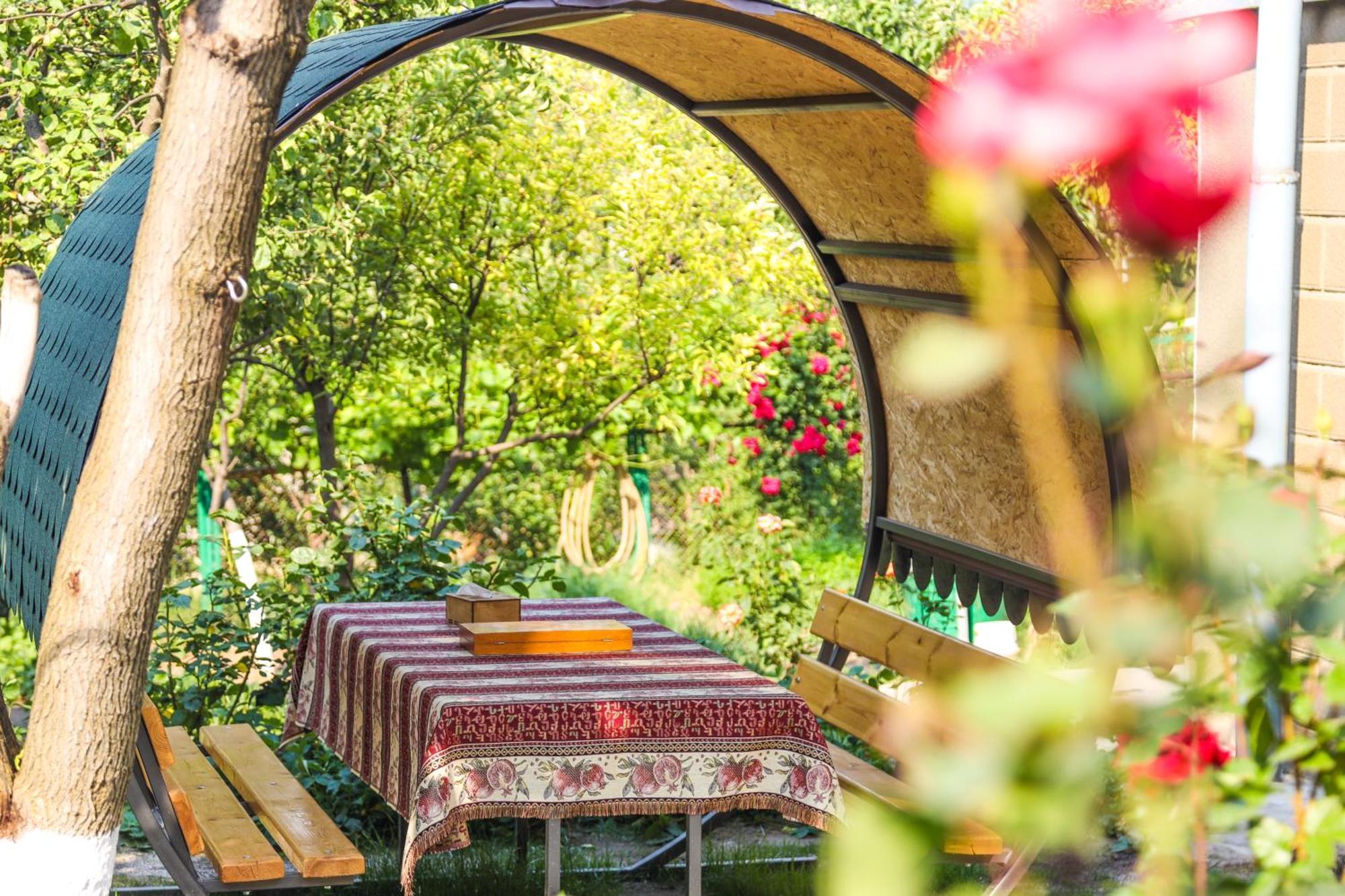 Hayi Tun Guest House Goris Ngoại thất bức ảnh
