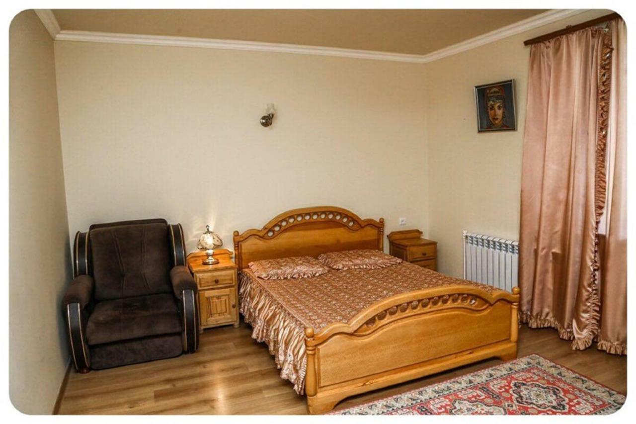 Hayi Tun Guest House Goris Ngoại thất bức ảnh